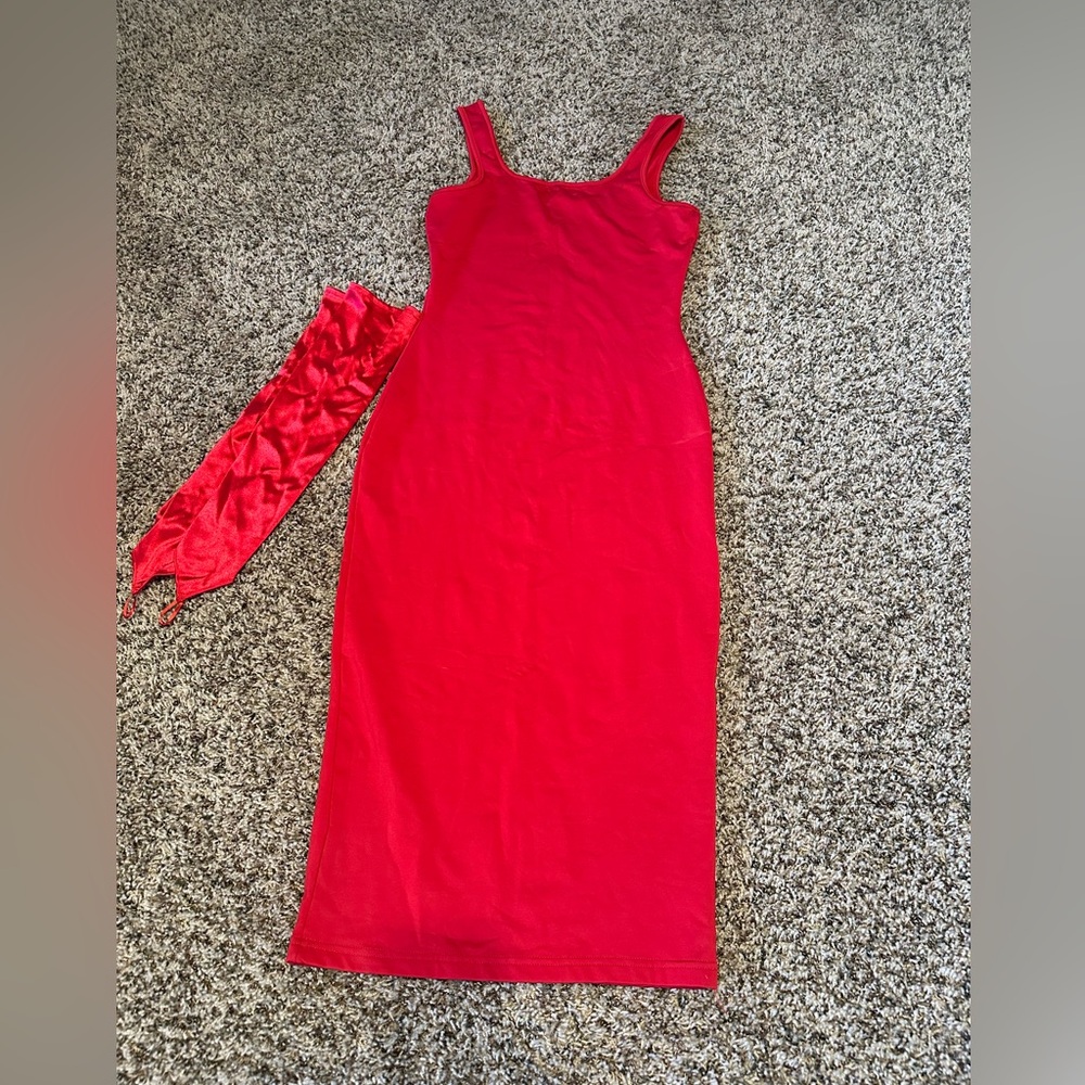 Women’s red bodycon dress